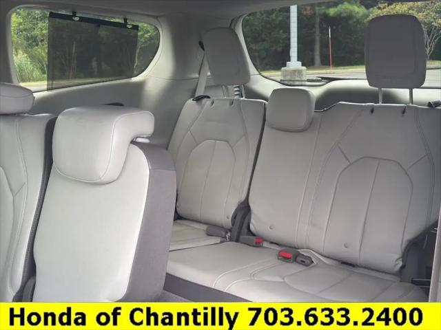 2017 Chrysler Pacifica Touring-L