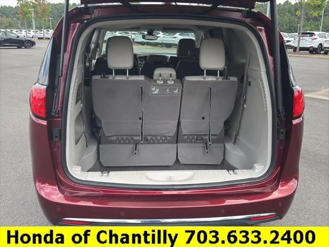 2017 Chrysler Pacifica Touring-L