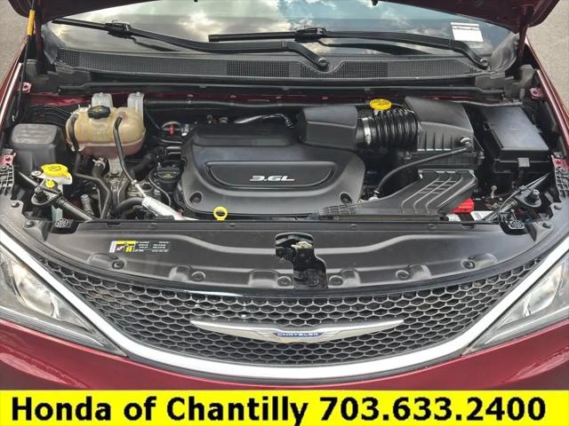2017 Chrysler Pacifica Touring-L