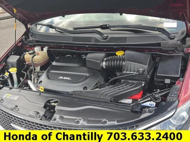 2017 Chrysler Pacifica Touring-L