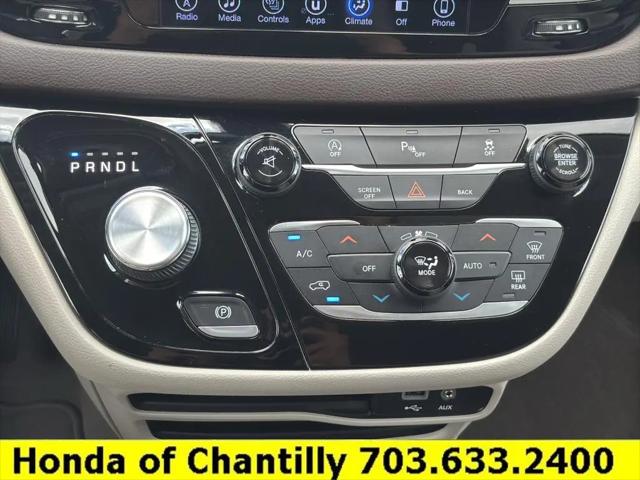 2017 Chrysler Pacifica Touring-L