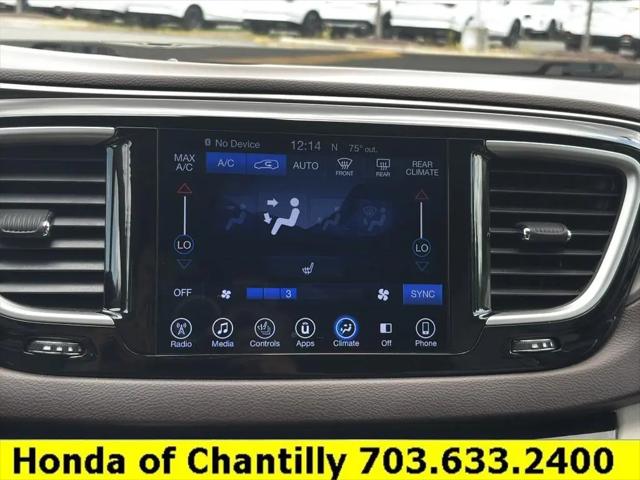 2017 Chrysler Pacifica Touring-L