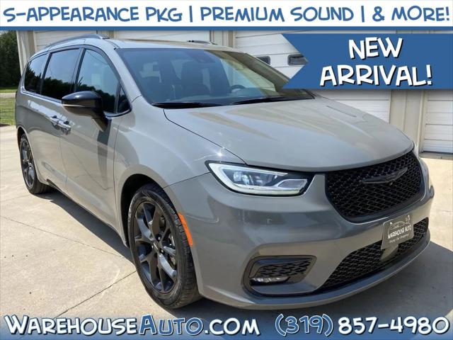 2025 Chrysler Pacifica Limited for sale in Swisher, IA