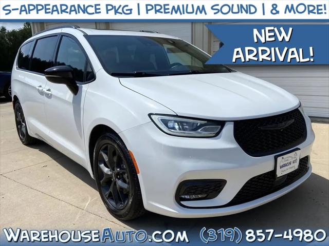 2025 Chrysler Pacifica Limited for sale in Swisher, IA