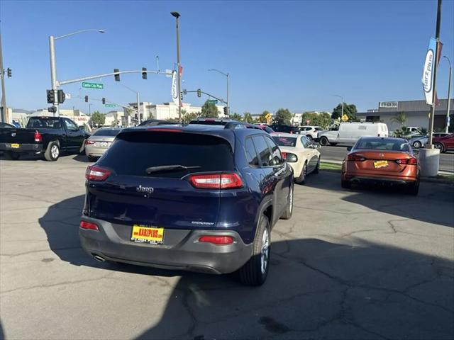 2016 Jeep Cherokee Sport