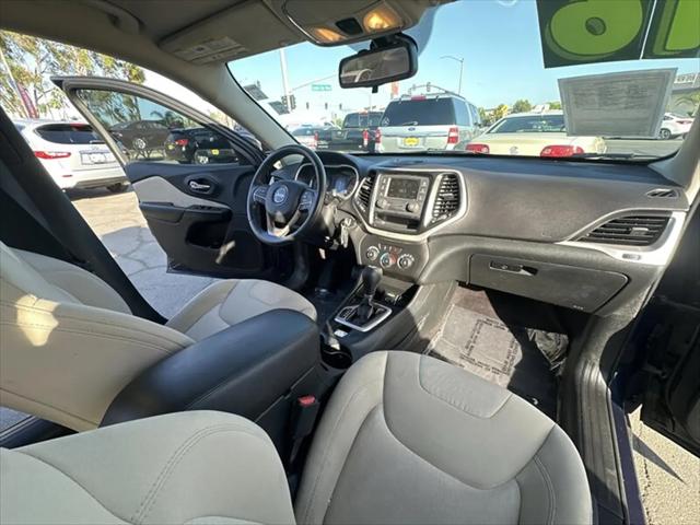 2016 Jeep Cherokee Sport