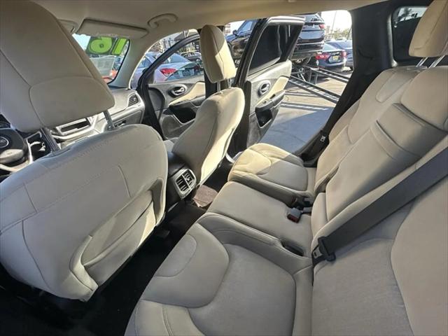 2016 Jeep Cherokee Sport