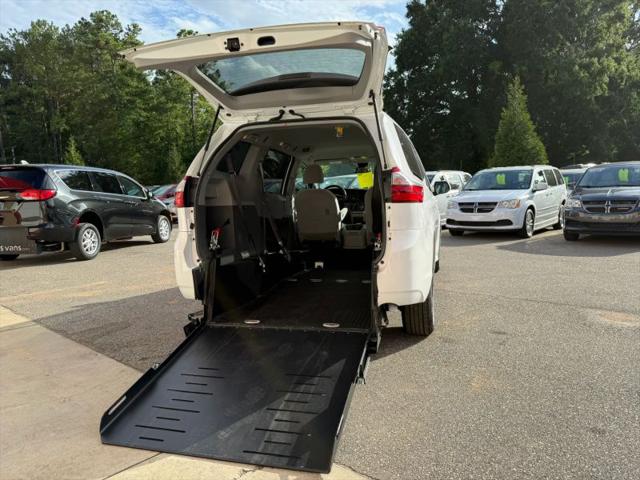 2020 Toyota Sienna LE for sale in Wingate, NC