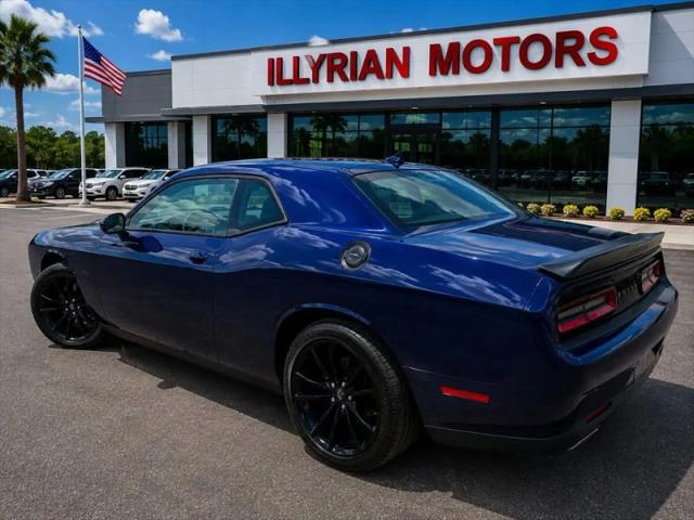 2016 Dodge Challenger SXT Plus
