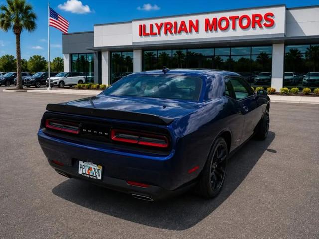 2016 Dodge Challenger SXT Plus