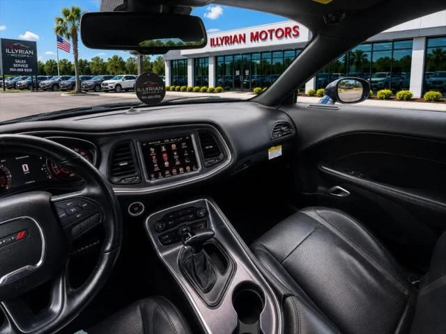 2016 Dodge Challenger SXT Plus
