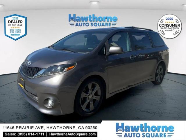 2015 Toyota Sienna SE 8 Passenger for sale in Hawthorne, CA