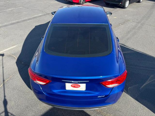 2017 Chrysler 200 Touring