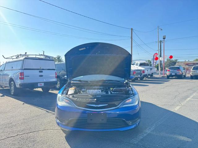 2017 Chrysler 200 Touring