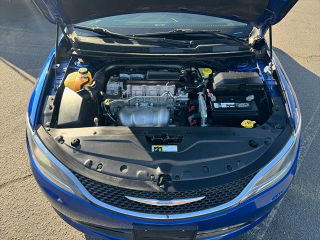 2017 Chrysler 200 Touring