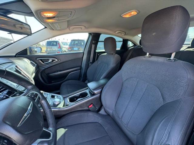 2017 Chrysler 200 Touring