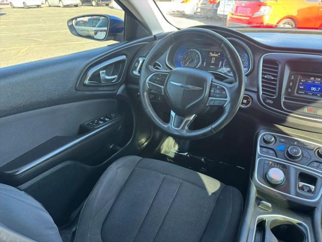 2017 Chrysler 200 Touring