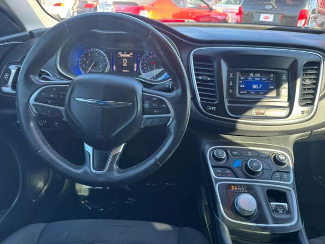 2017 Chrysler 200 Touring