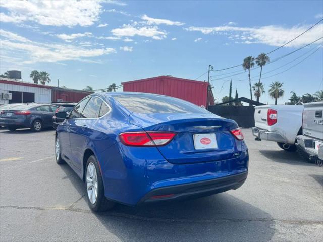 2017 Chrysler 200 Touring