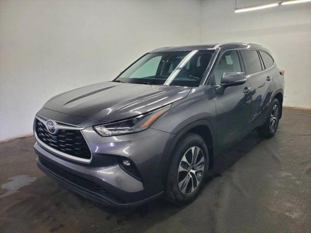 2022 Toyota Highlander XLE for sale near Fairfield, OH