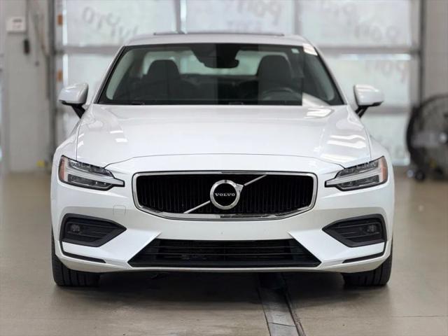 2021 Volvo S60 T6 Momentum