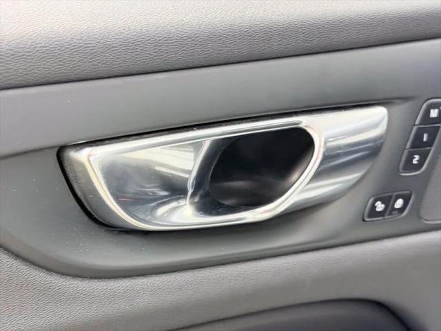 2021 Volvo S60 T6 Momentum