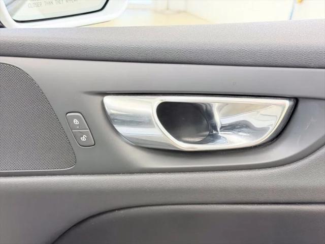 2021 Volvo S60 T6 Momentum