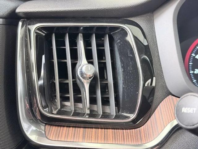 2021 Volvo S60 T6 Momentum