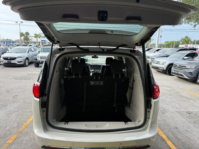 2020 Chrysler Pacifica Touring L