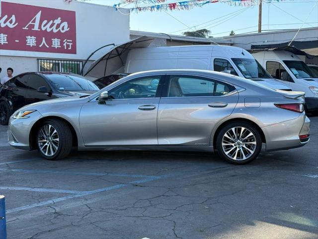 2021 Lexus ES 300h 300h