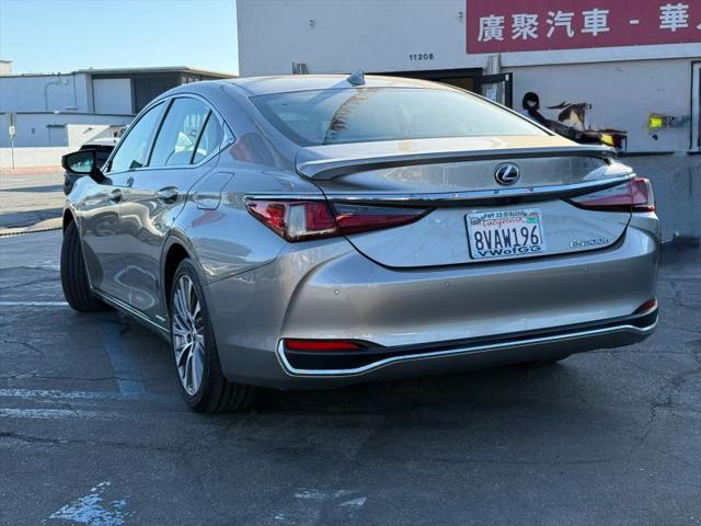 2021 Lexus ES 300h 300h