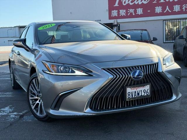 2021 Lexus ES 300h 300h