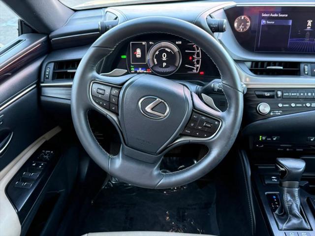 2021 Lexus ES 300h 300h