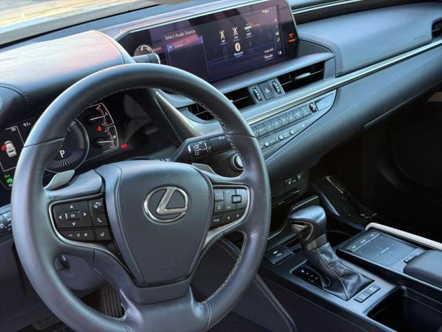 2021 Lexus ES 300h 300h