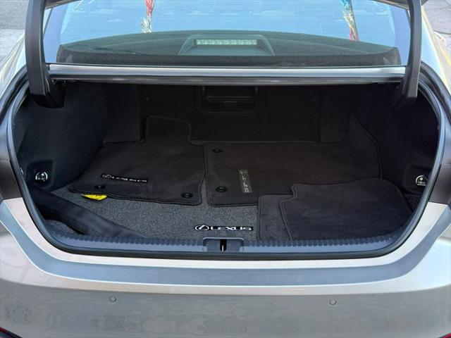 2021 Lexus ES 300h 300h