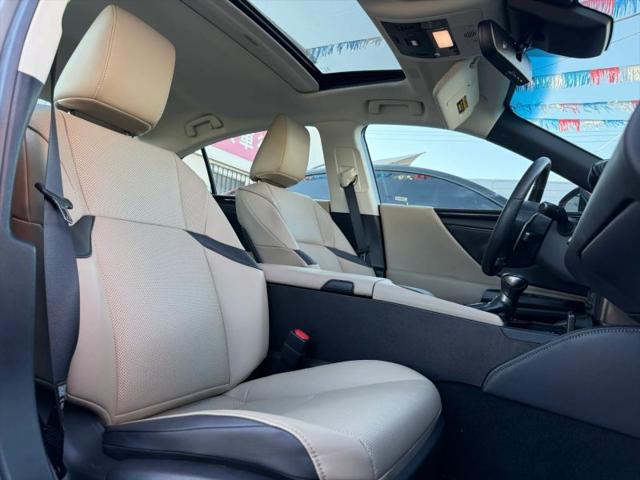 2021 Lexus ES 300h 300h