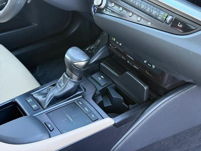 2021 Lexus ES 300h 300h