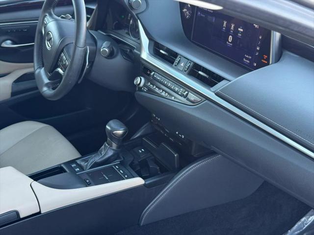 2021 Lexus ES 300h 300h