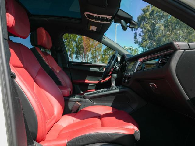 2021 Porsche Macan Base