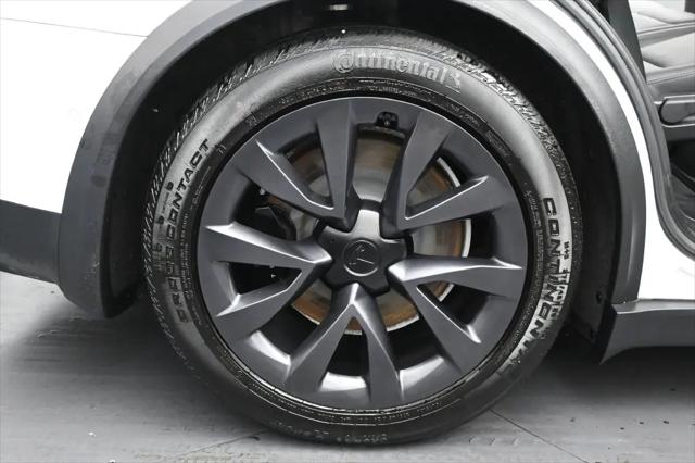 2023 Tesla Model X Standard Range