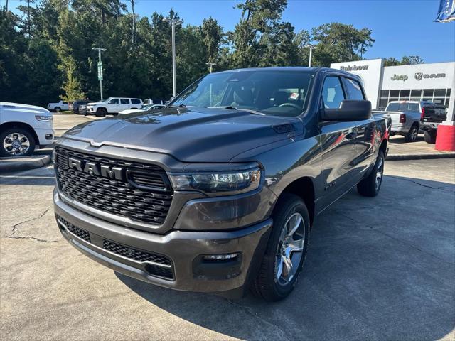 2026 RAM 1500 RAM 1500 EXPRESS CREW CAB 4X2 57 BOX