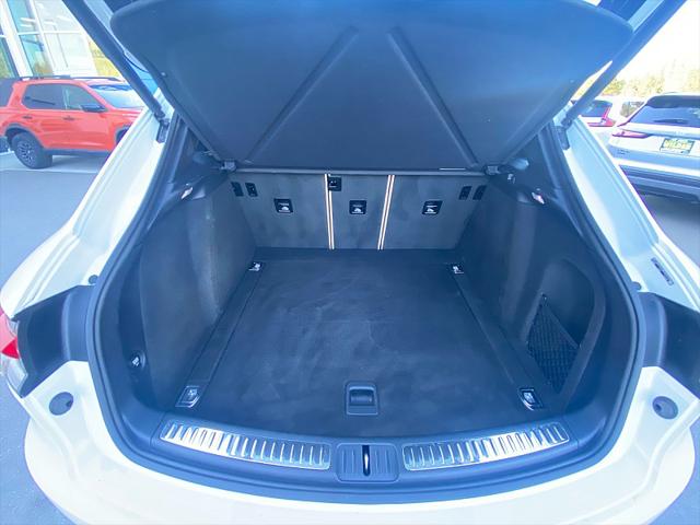 2021 Porsche Macan Unknown