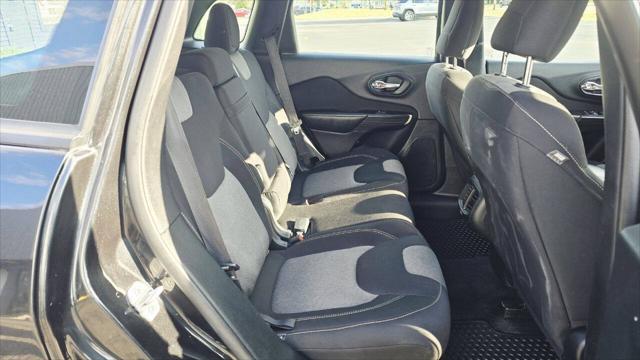 2015 Jeep Cherokee Sport