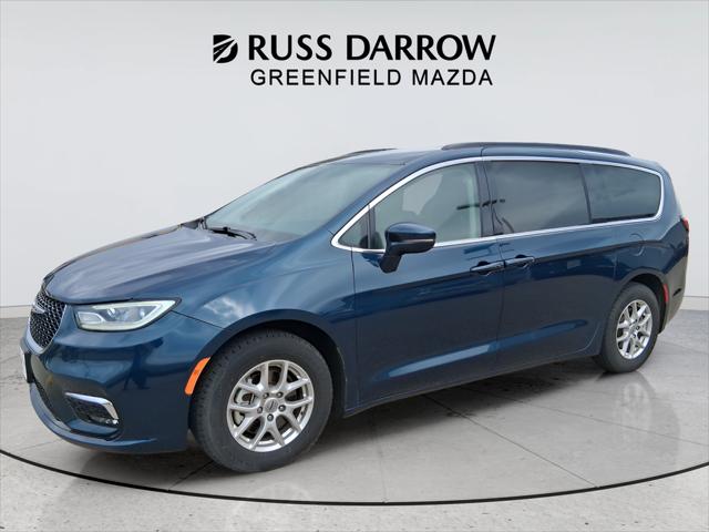 2022 Chrysler Pacifica Touring L for sale in Greenfield, WI
