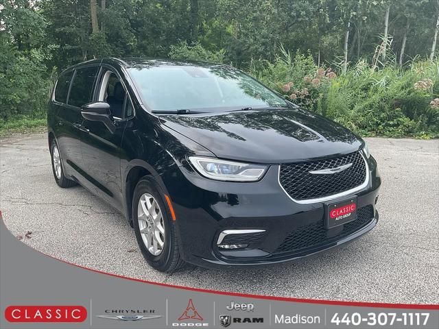 2024 Chrysler Pacifica Touring L for sale in Madison, OH