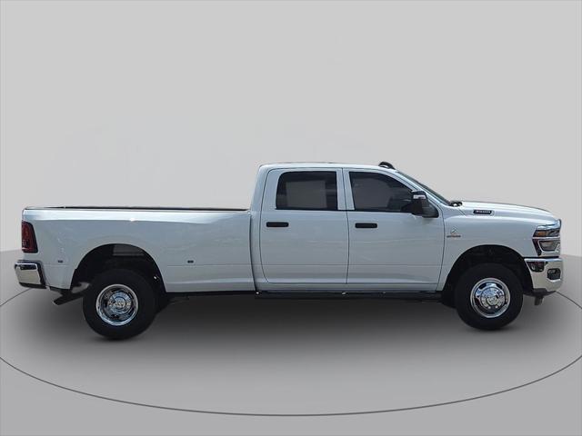 2026 RAM Ram 3500 RAM 3500 TRADESMAN CREW CAB 4X4 8 BOX