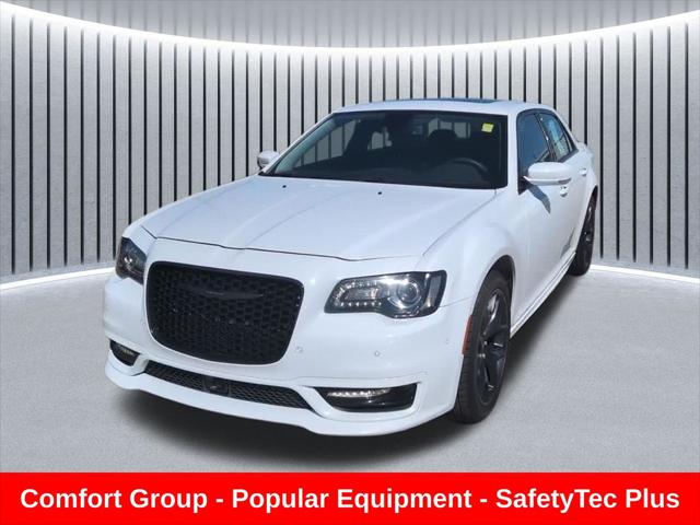 2023 Chrysler 300 Touring-L