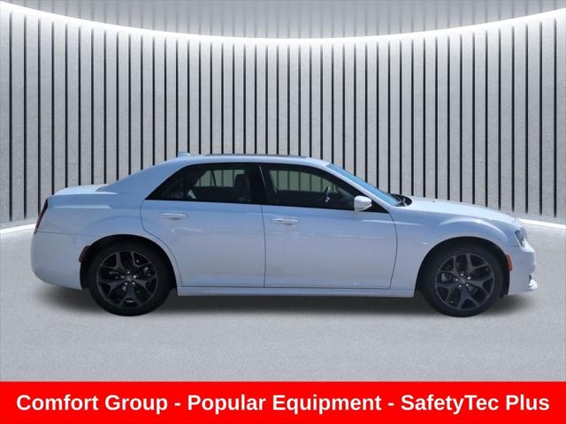 2023 Chrysler 300 Touring-L