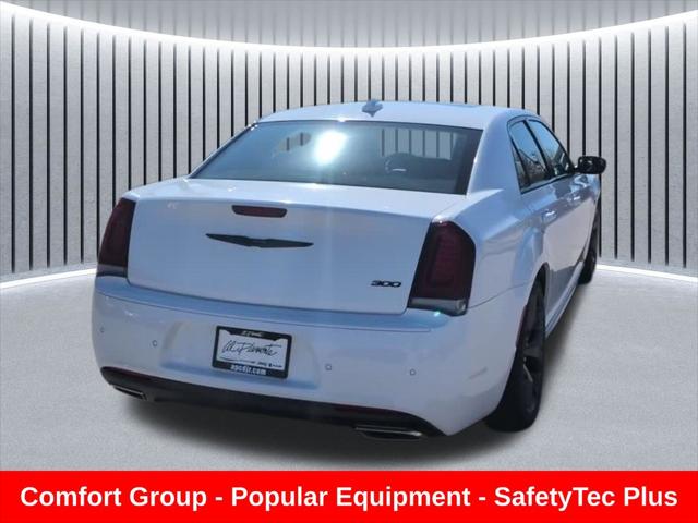 2023 Chrysler 300 Touring-L
