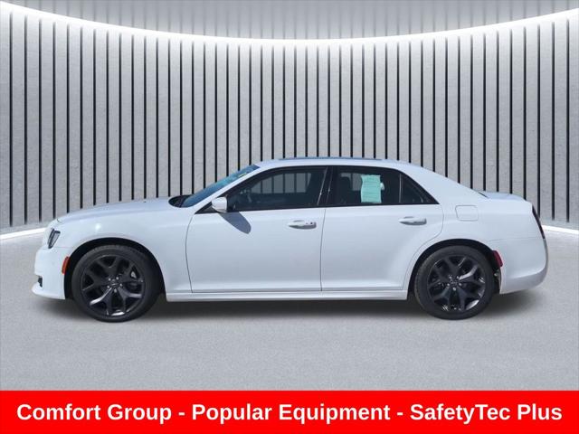 2023 Chrysler 300 Touring-L